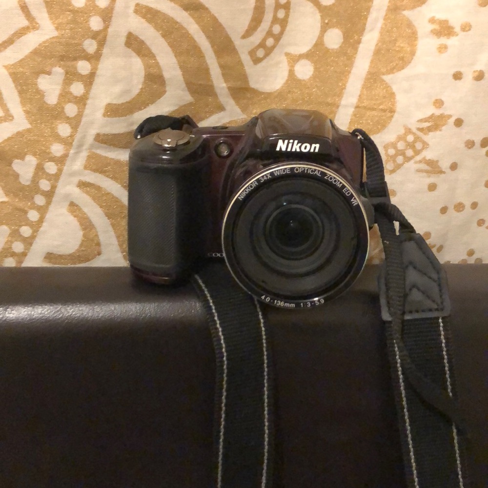 Nikon camera coolplix L830